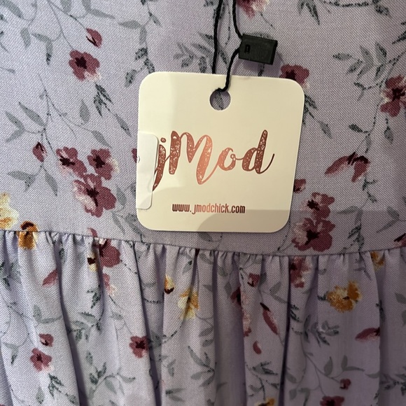 Floral print Lavender long sleeve shirt. Never worn - Picture 2 of 3